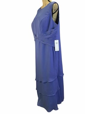 Lavetir NWT Sleeveless Periwinkle Blue Layered Evening Dress. Size 20W